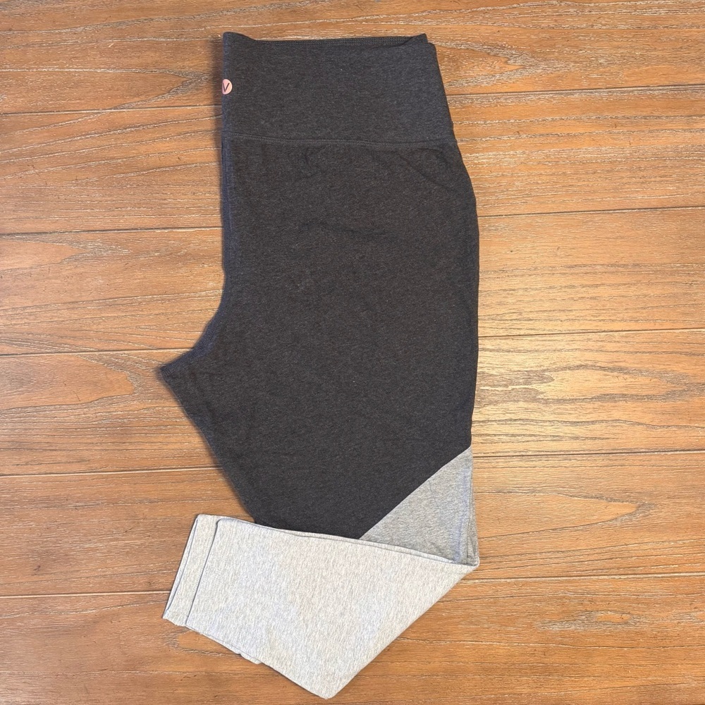 Lane Bryant Colorblock Leggings in Charcoal and Light Gray